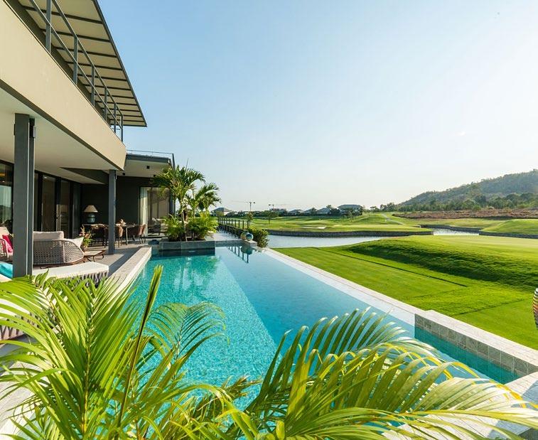 Black Mountain Twinhouse, 4-Bed Pool Home on the West Course 1st