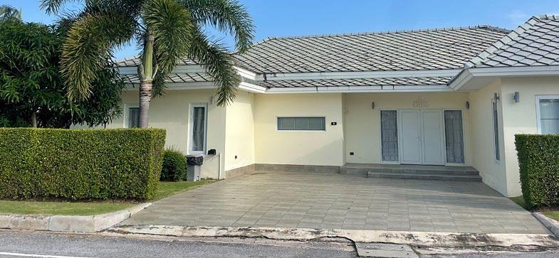 West Course Villa W8, 3-Bed Pool Villa on the 1st Green — photo 2