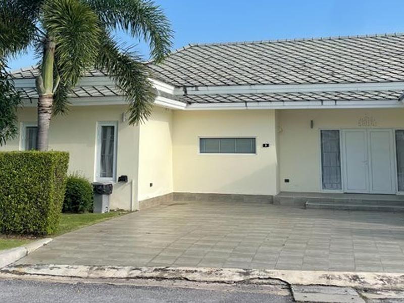 West Course Villa W8, 3-Bed Pool Villa on the 1st Green — photo 2